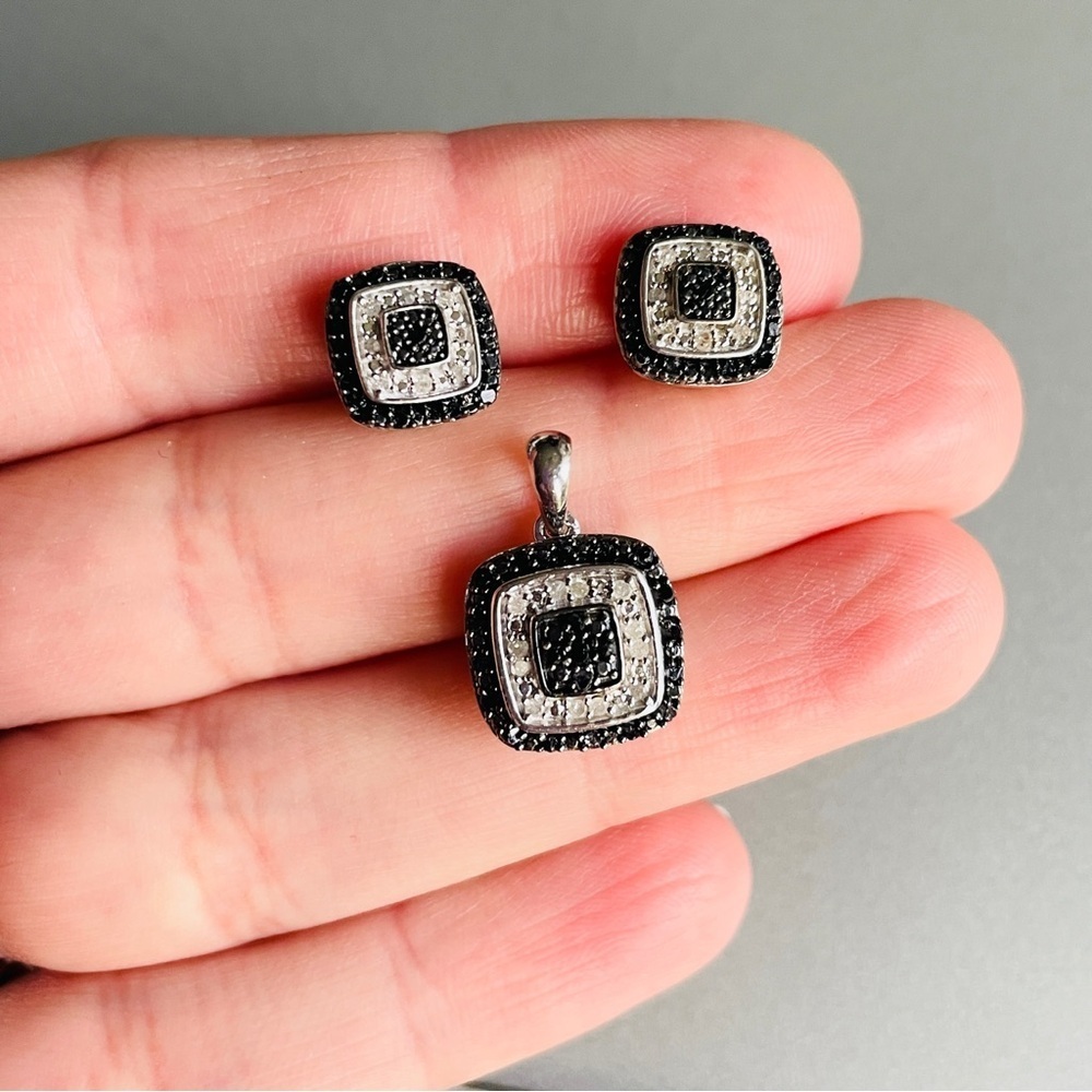 White Diamond & Black Spinel Sterling Silver Cushion Pendant & Earrings …
